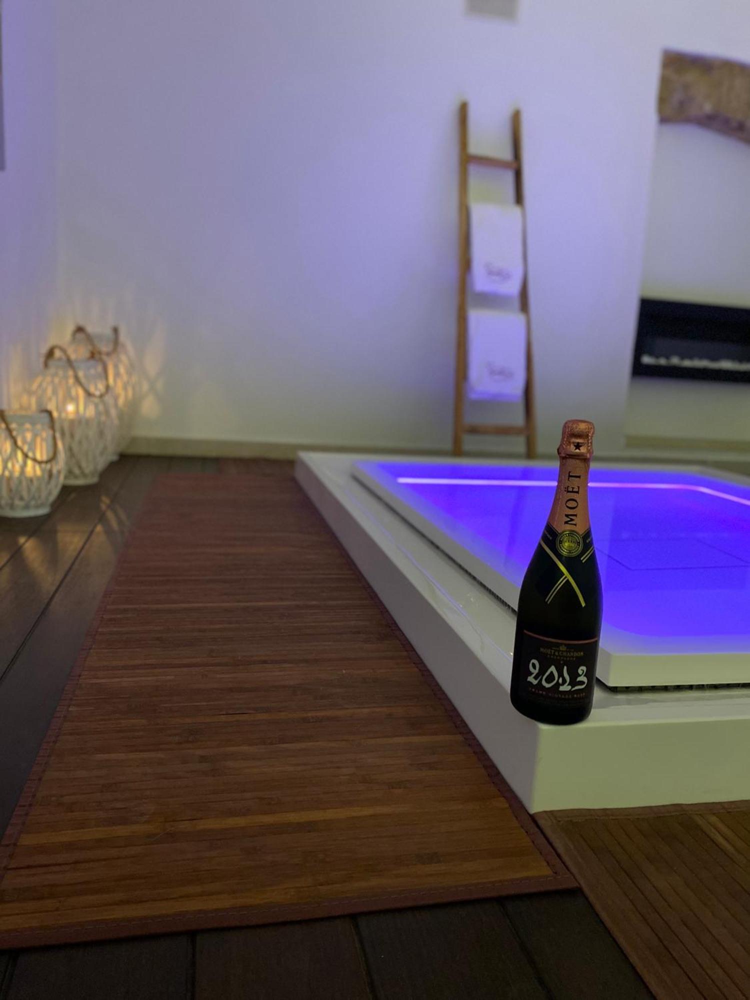 Suite87 เมซานเย ภายนอก รูปภาพ
